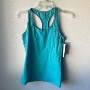 NWT Yogasmoga top tank top size 6 aqua color